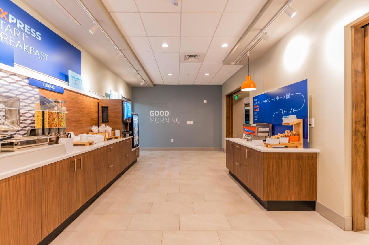 Holiday Inn Express & Suites Charlottesville By Ihg Exteriér fotografie
