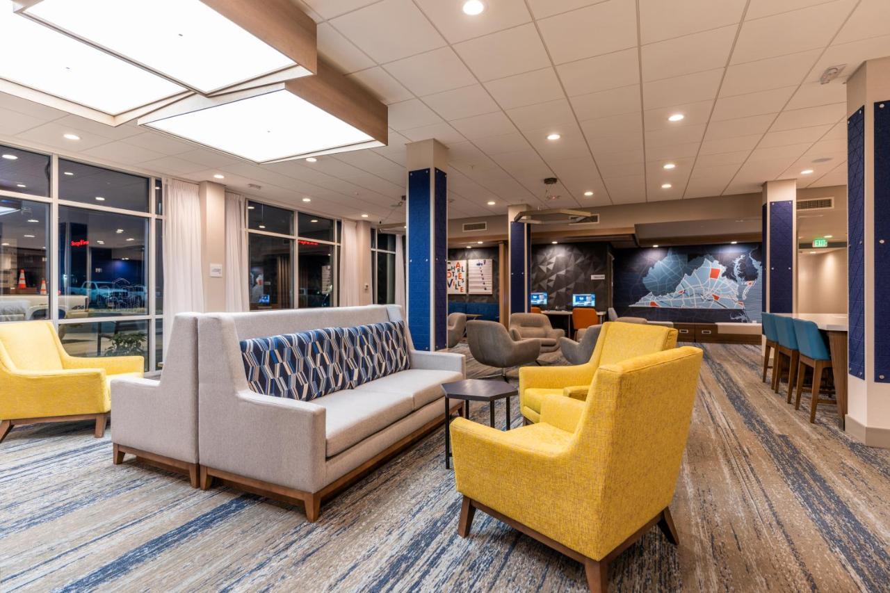 Holiday Inn Express & Suites Charlottesville By Ihg Exteriér fotografie