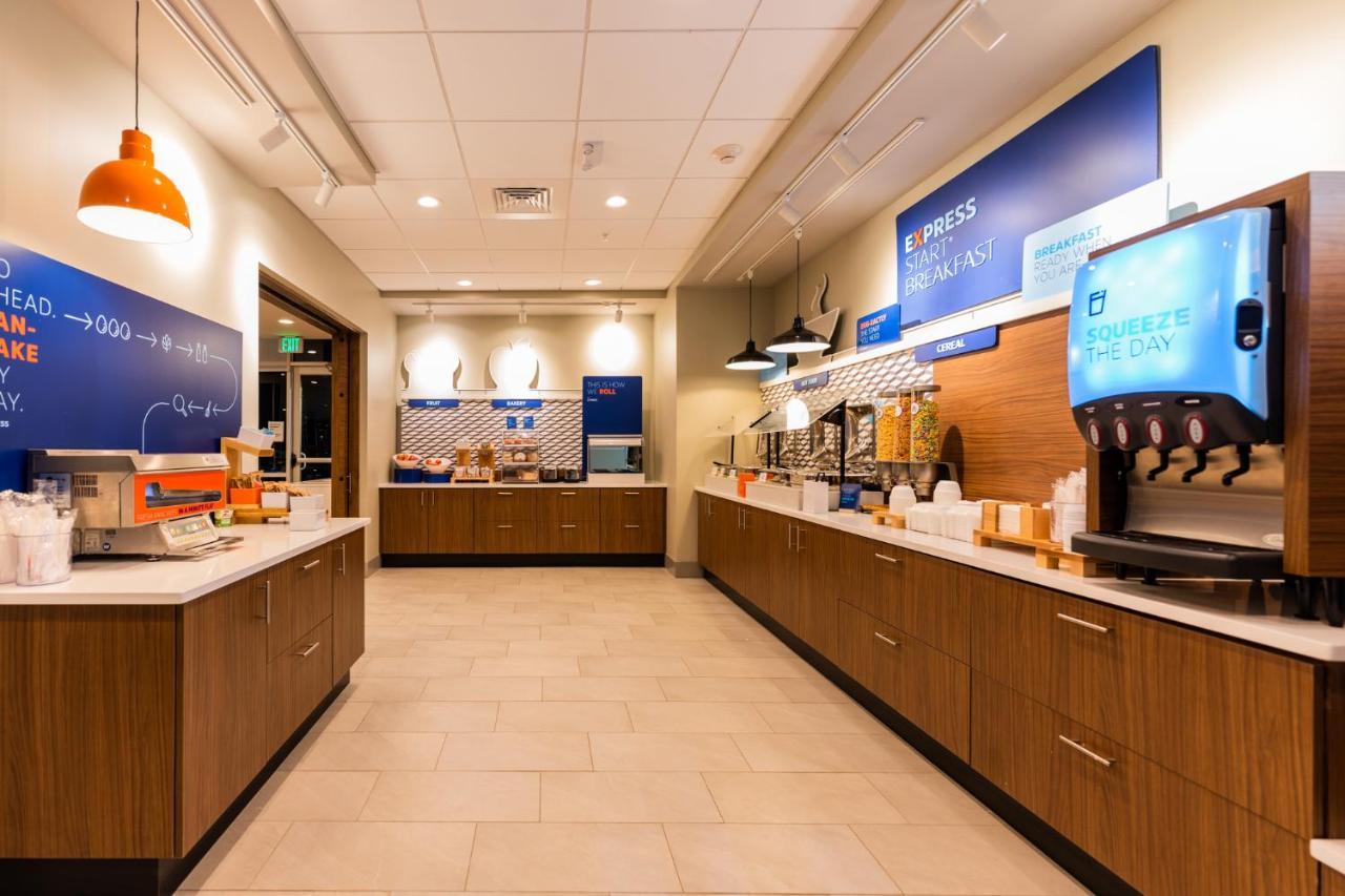 Holiday Inn Express & Suites Charlottesville By Ihg Exteriér fotografie