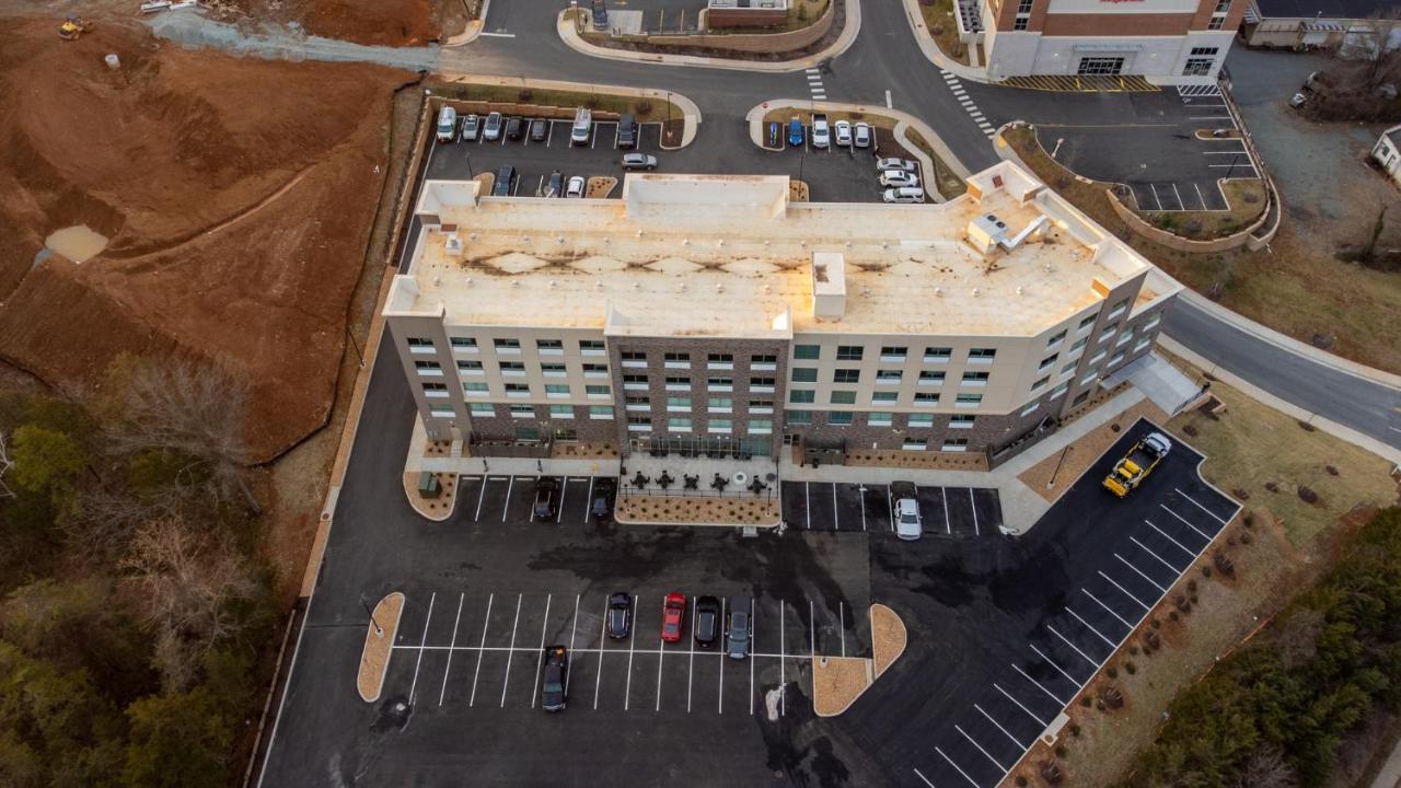 Holiday Inn Express & Suites Charlottesville By Ihg Exteriér fotografie