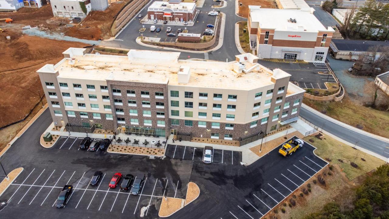 Holiday Inn Express & Suites Charlottesville By Ihg Exteriér fotografie