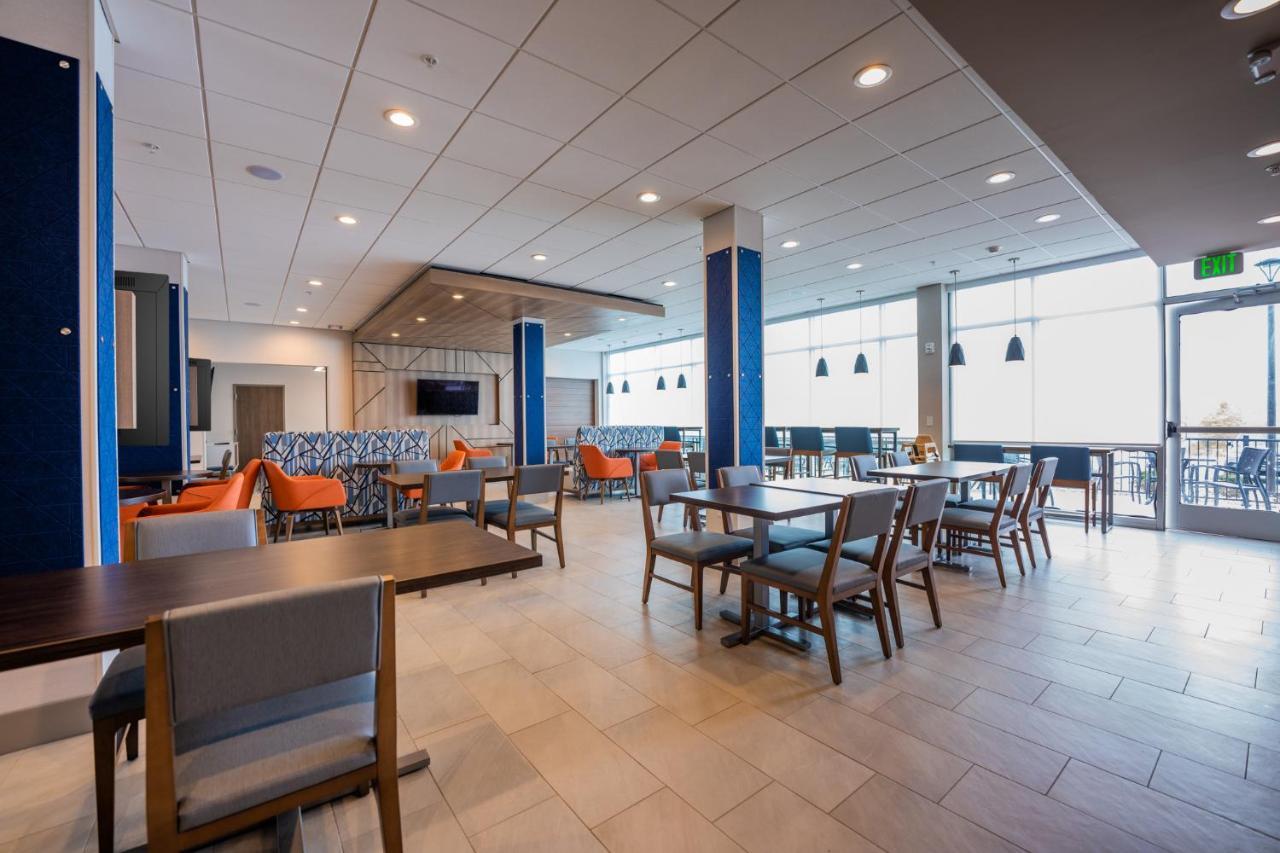 Holiday Inn Express & Suites Charlottesville By Ihg Exteriér fotografie