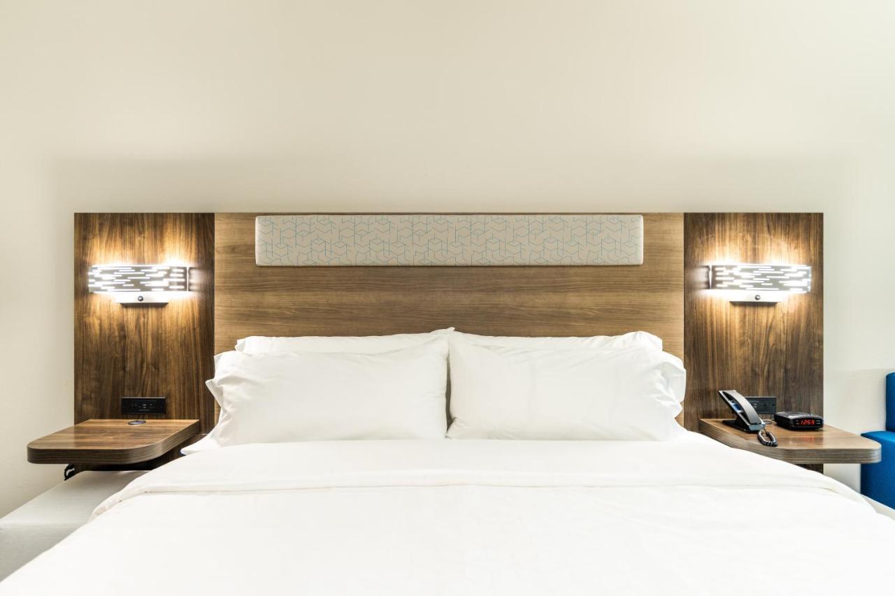 Holiday Inn Express & Suites Charlottesville By Ihg Exteriér fotografie